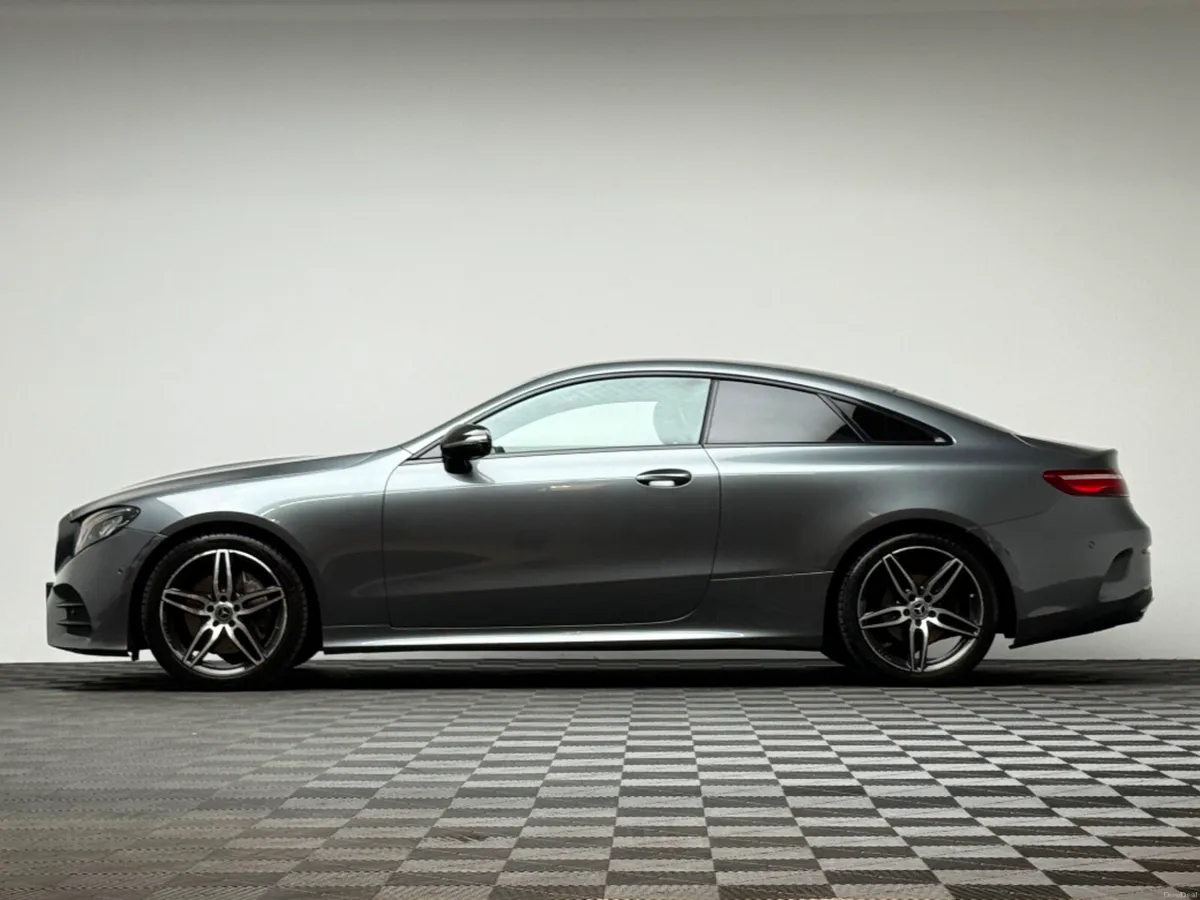 Mercedes-Benz E-Class E220D COUPE AMG LINE - Image 4