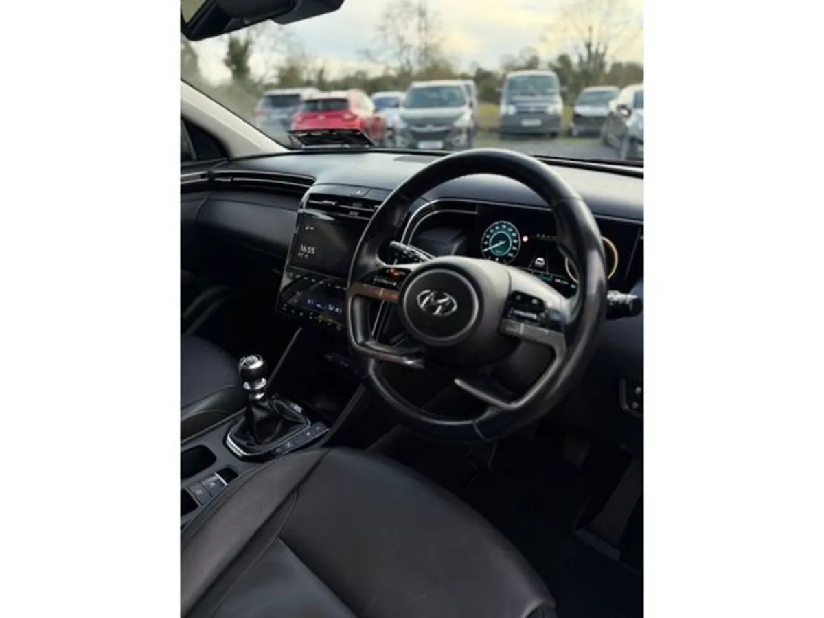 Hyundai Tucson ix35 Executive Plus 2 Tone 5DR - Image 3