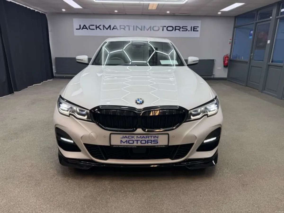 BMW 3-Series 320D - Image 2