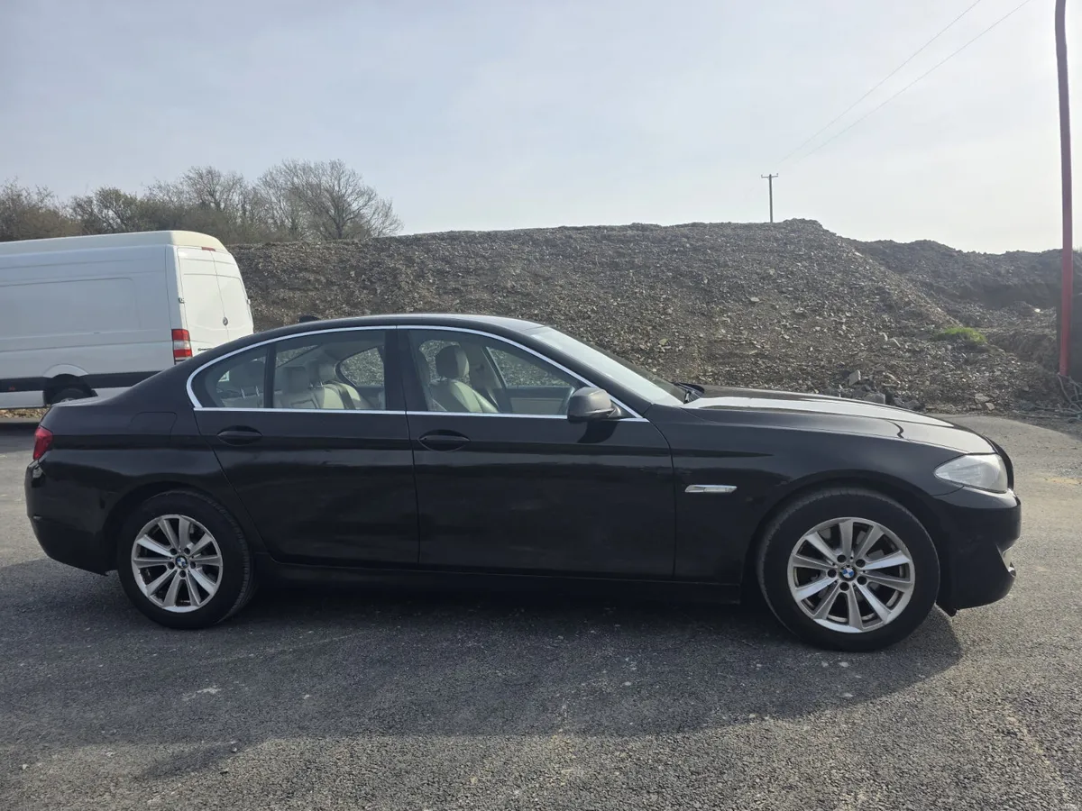 BMW 5-Series - Image 3