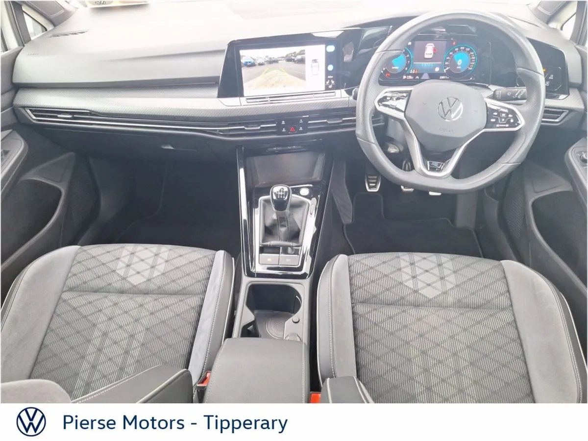 Volkswagen Golf 1.5 TSI 130HP R-Line - Image 4