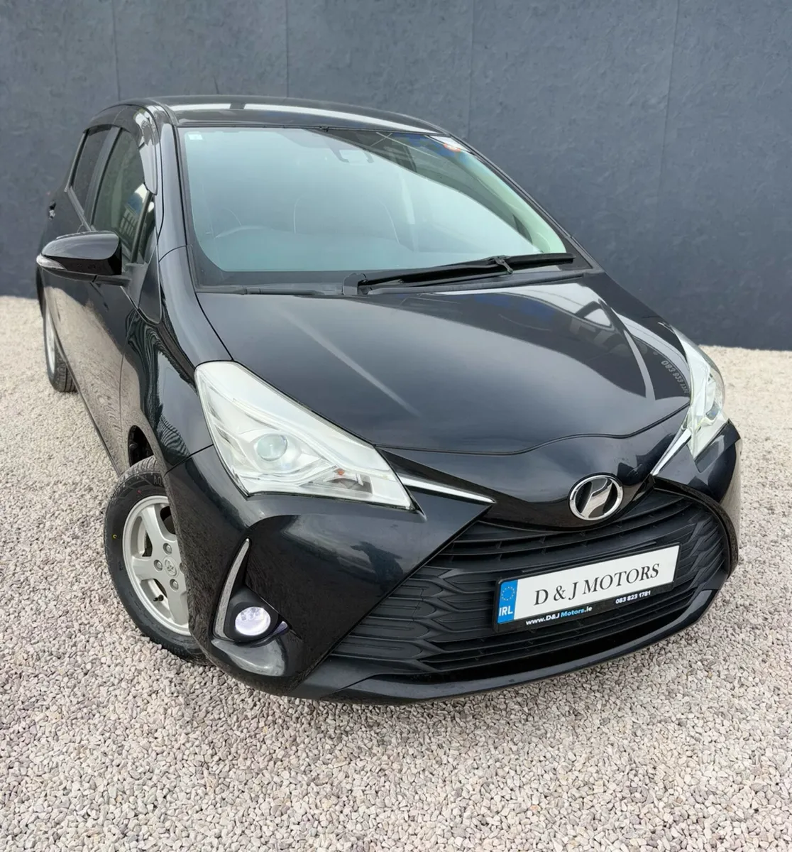 Toyota Vitz / Yaris 1.0 Automatic 2017 - Image 2