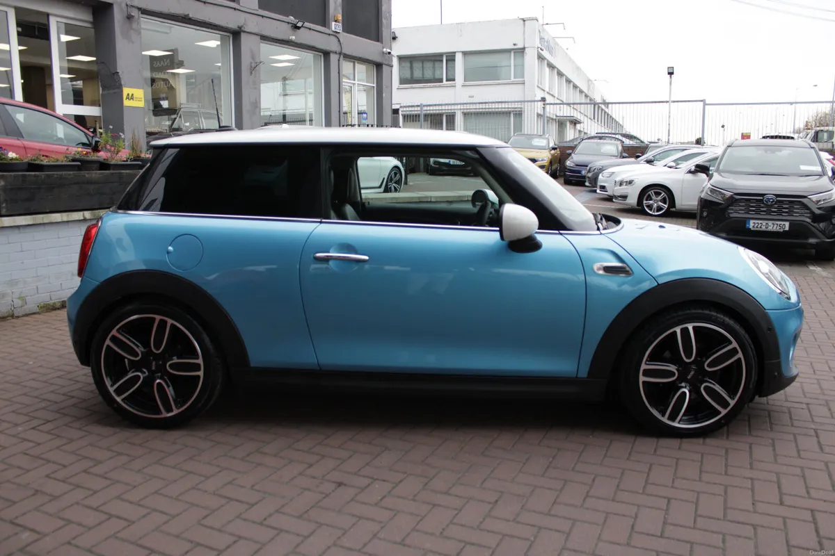 2018 MINI COOPER 5DR HATCHBACK AUTO - Image 3