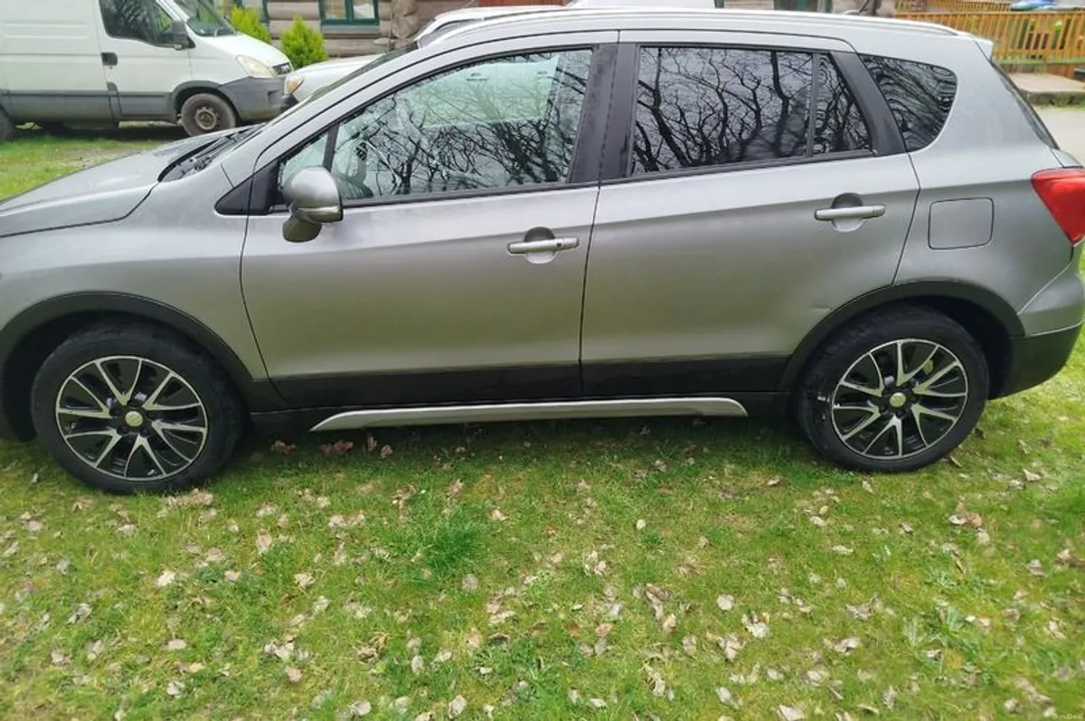 2015 Suzuki SX4 S-Cross - Image 3