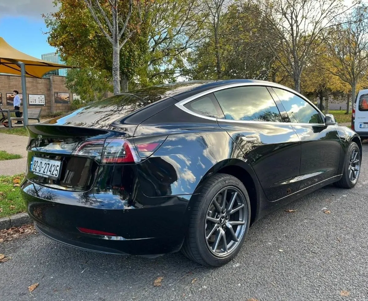 Tesla Model 3 2019 - Image 4