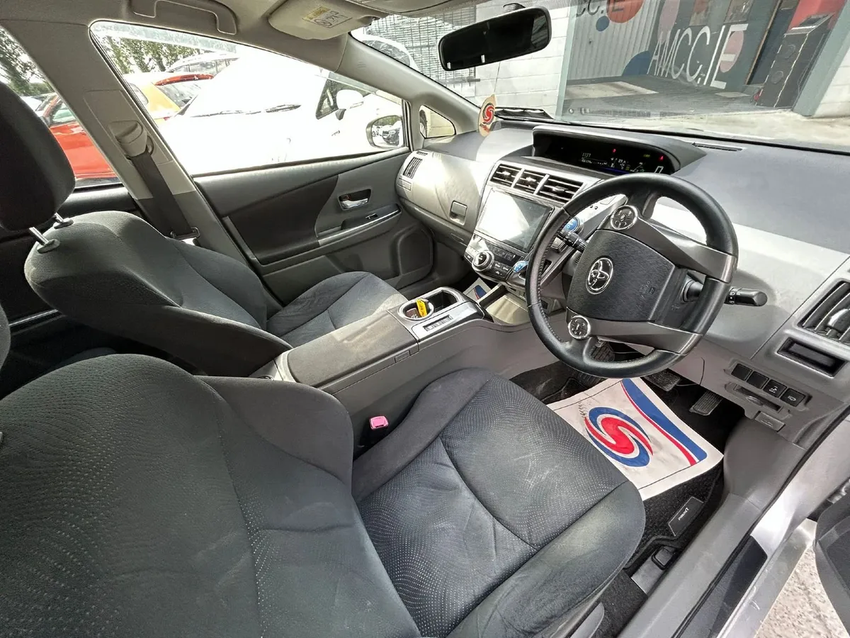 Toyota Prius 2013 - Image 2