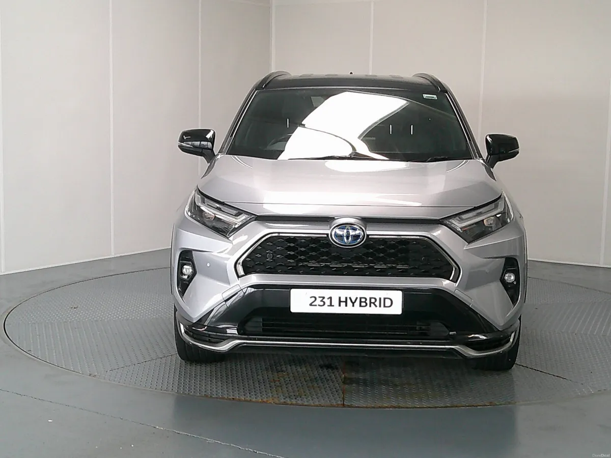 Toyota RAV4 2023 - Image 2