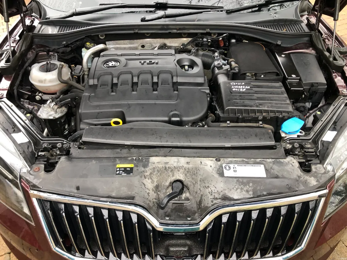 Superb 2015 1.6TDI, LIGHT DAMAGE,PRICE DROP - Image 3