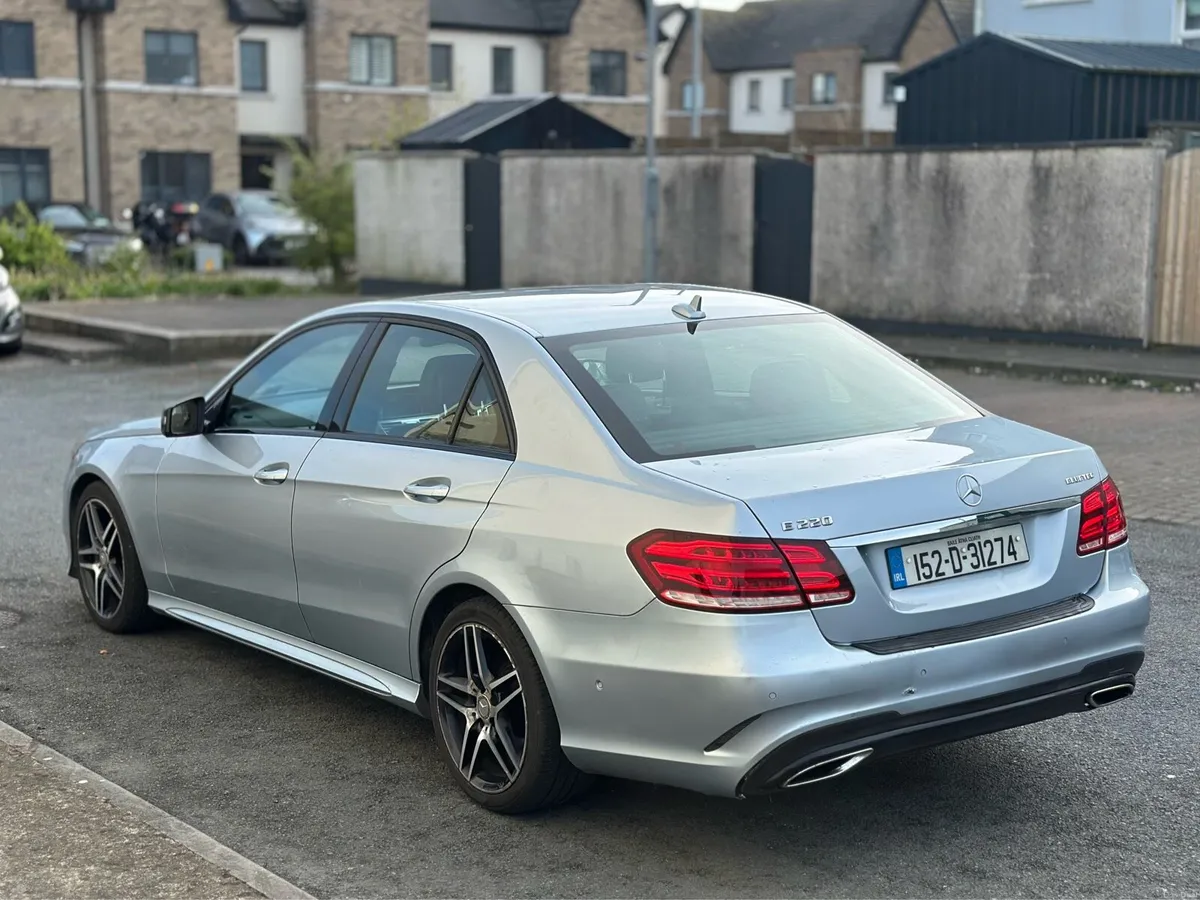 MERCEDES BENZ E220 AMG NIGHT EDITION 2015 - Image 3