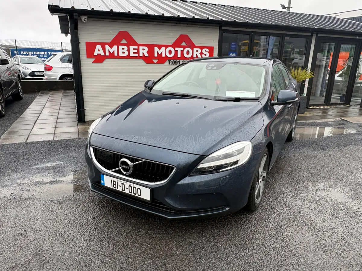 2018 VOLVO V40 D4 MOMENTUM - Image 1