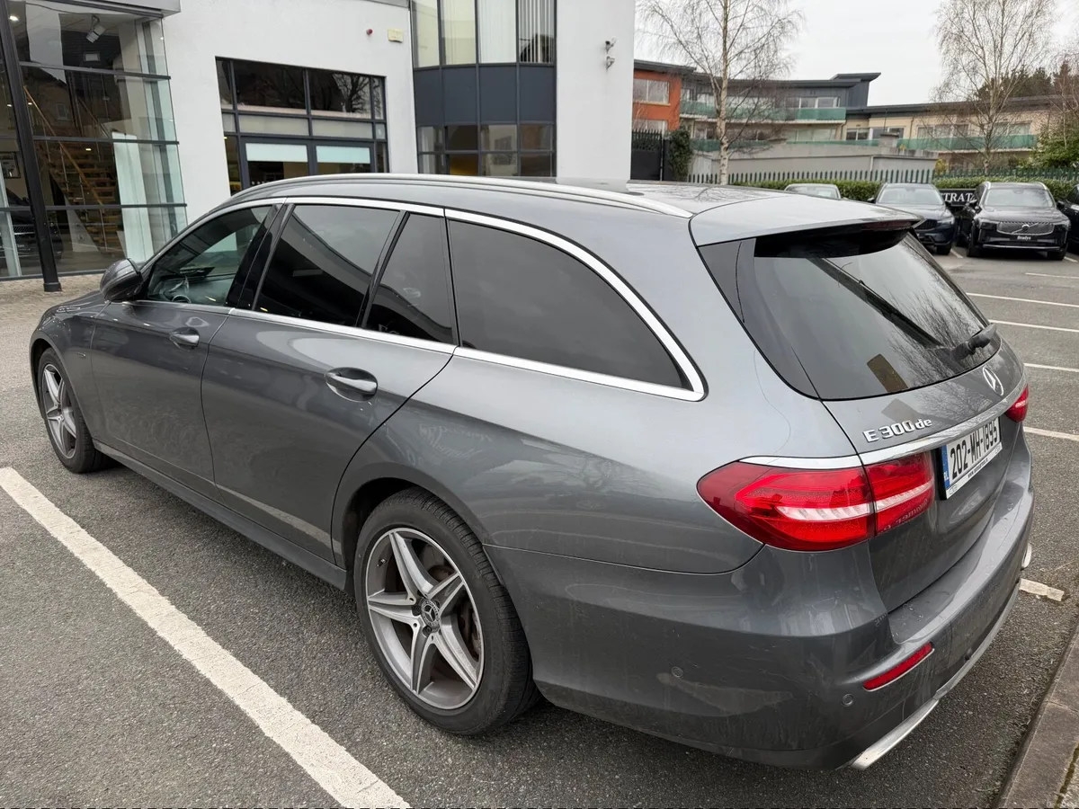 Mercedes-Benz E300de (2020) - Image 3