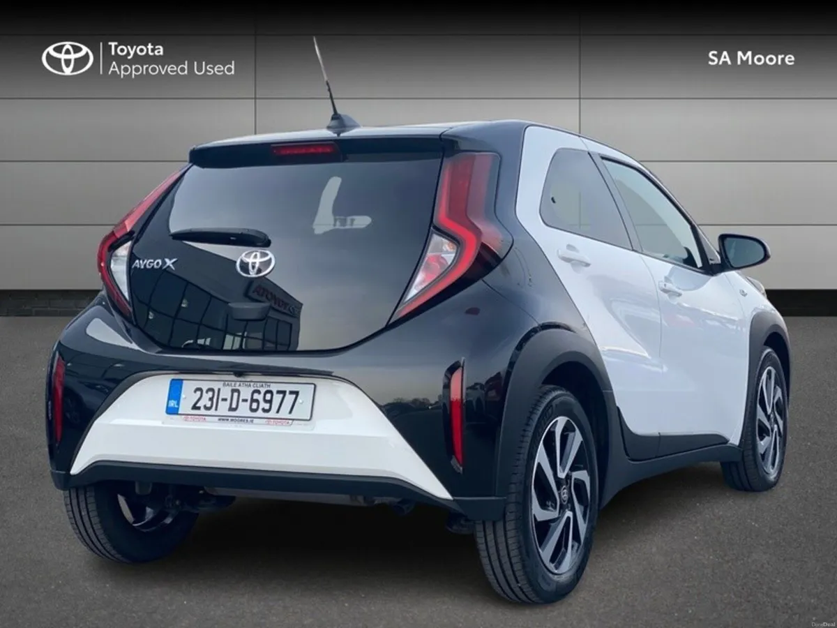 Toyota Aygo X 1.0 DESIGN - Image 2