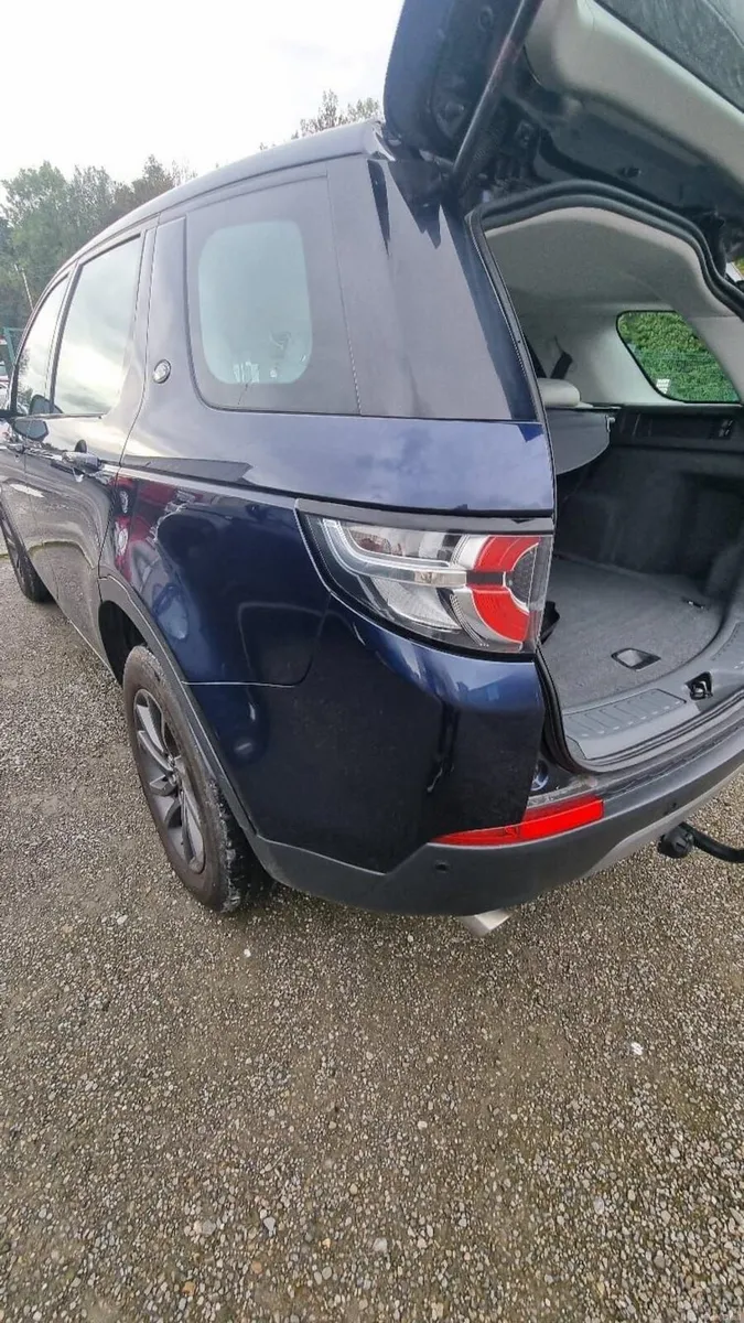 Land Rover Discovery Sport 2017 - Image 2