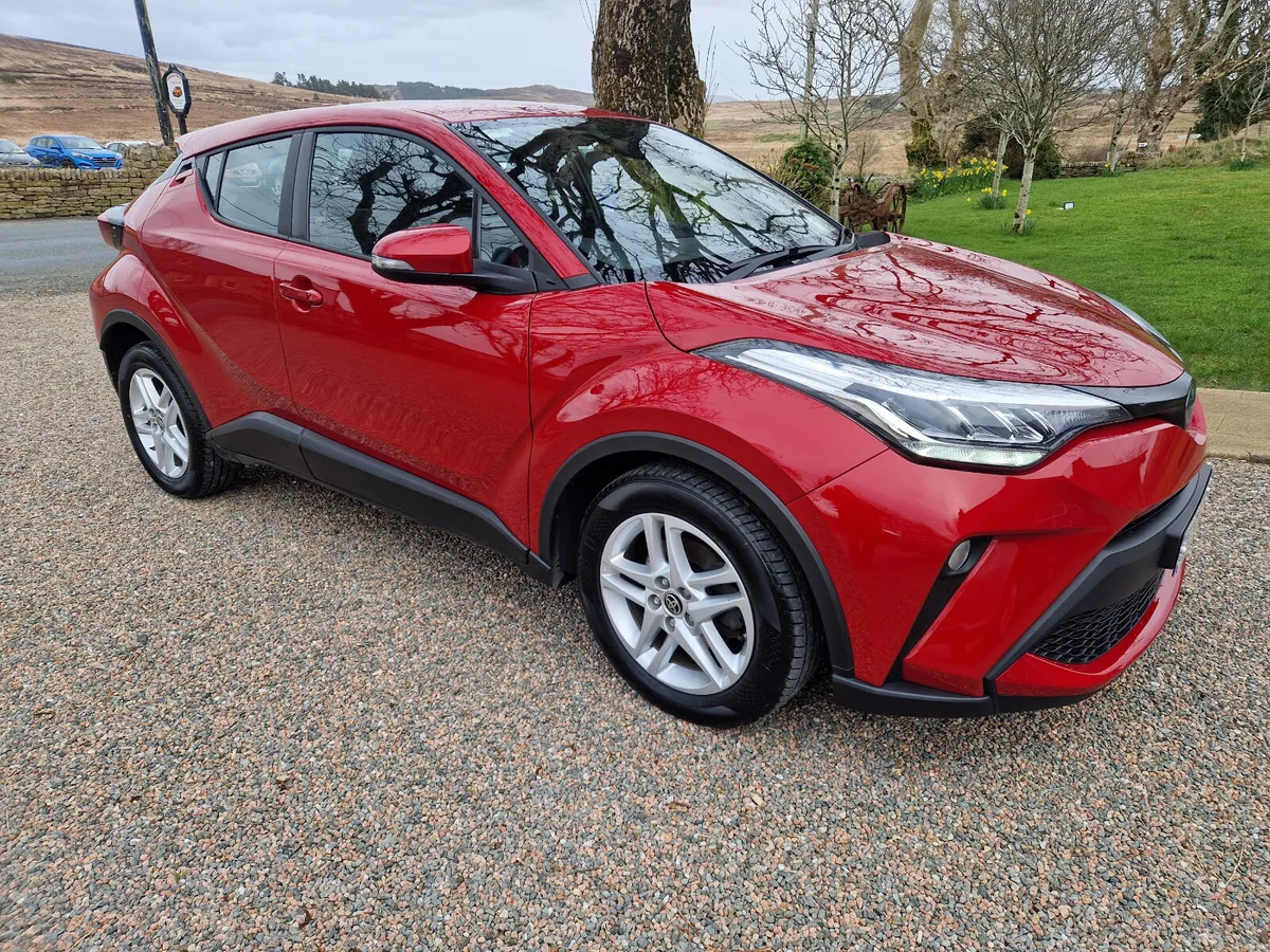 Toyota C-HR 2022 - Image 2