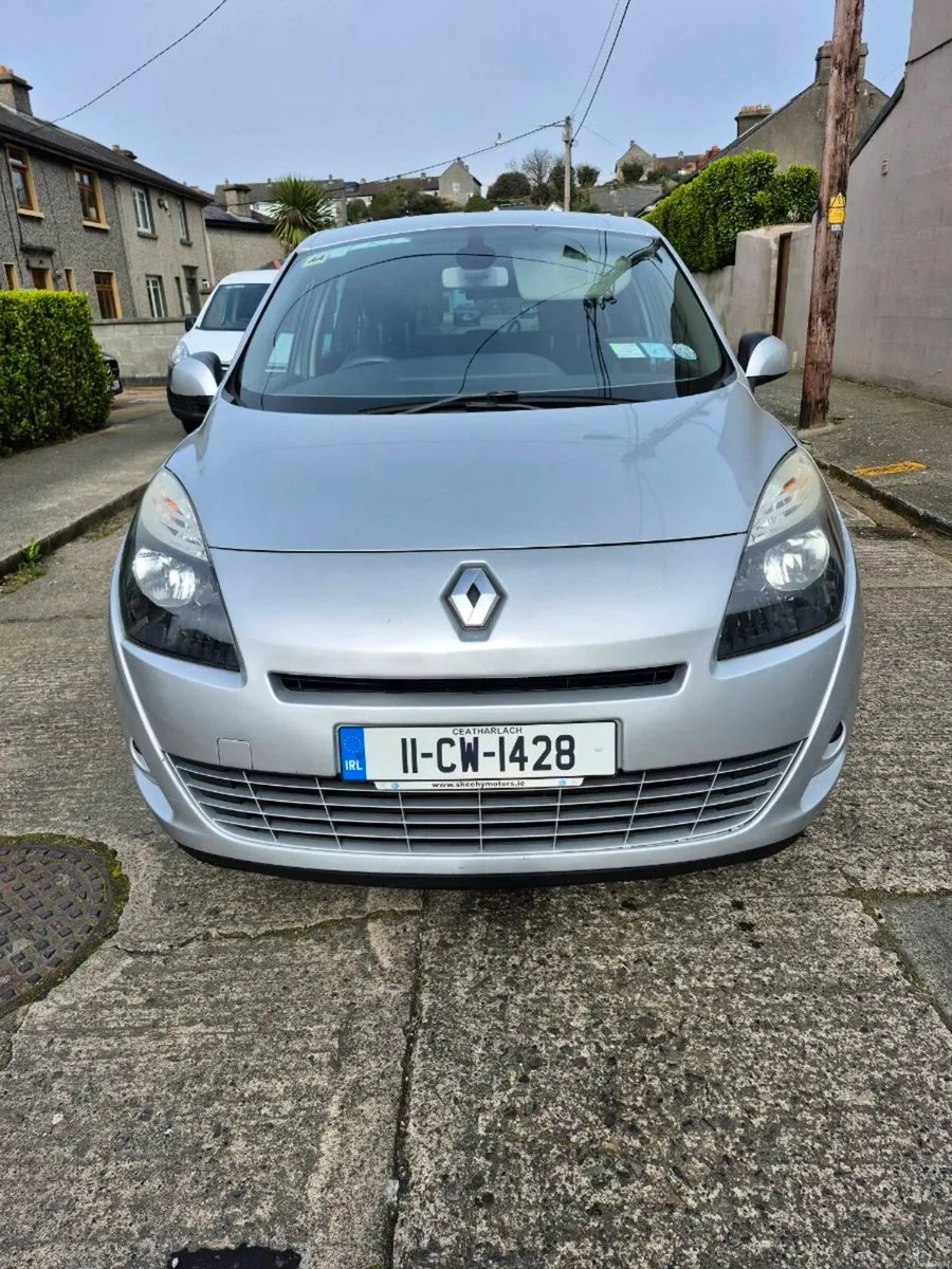 11 Renault Grand Scenic 1.5 Tom Tom - Image 1