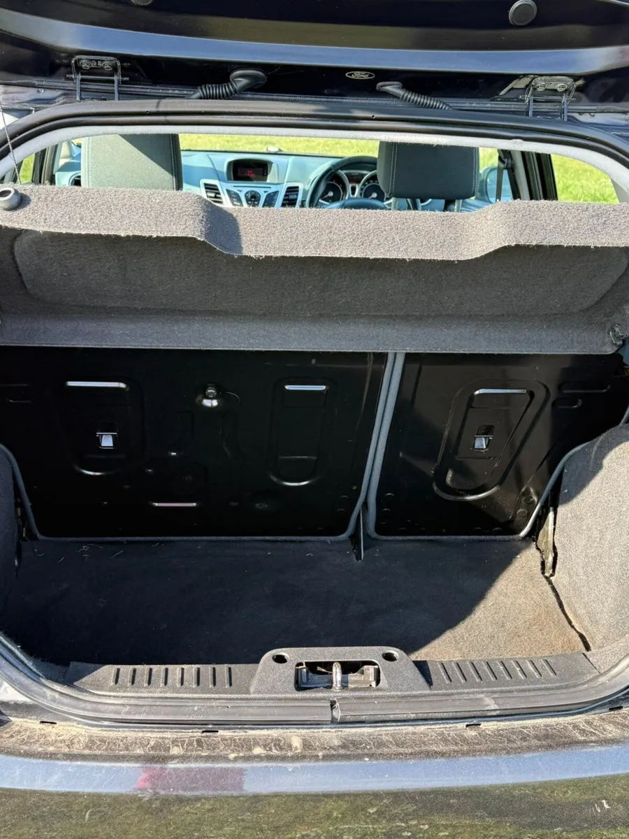 Ford Fiesta 2009 - Image 2