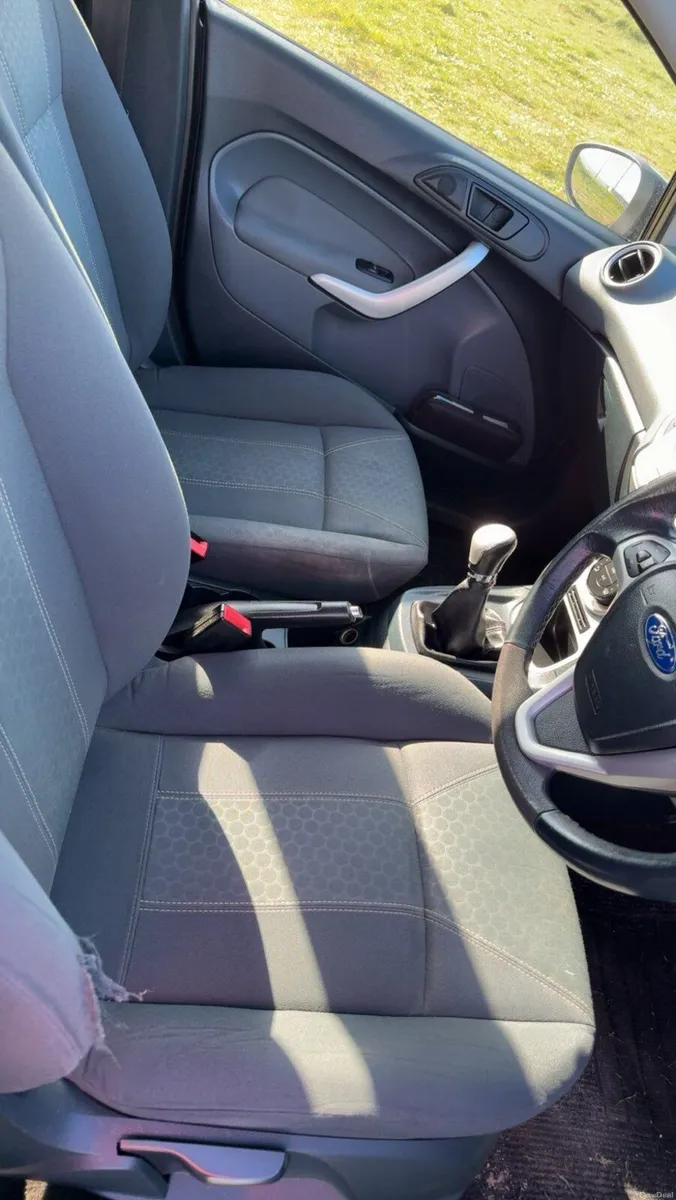 Ford Fiesta 2009 - Image 4