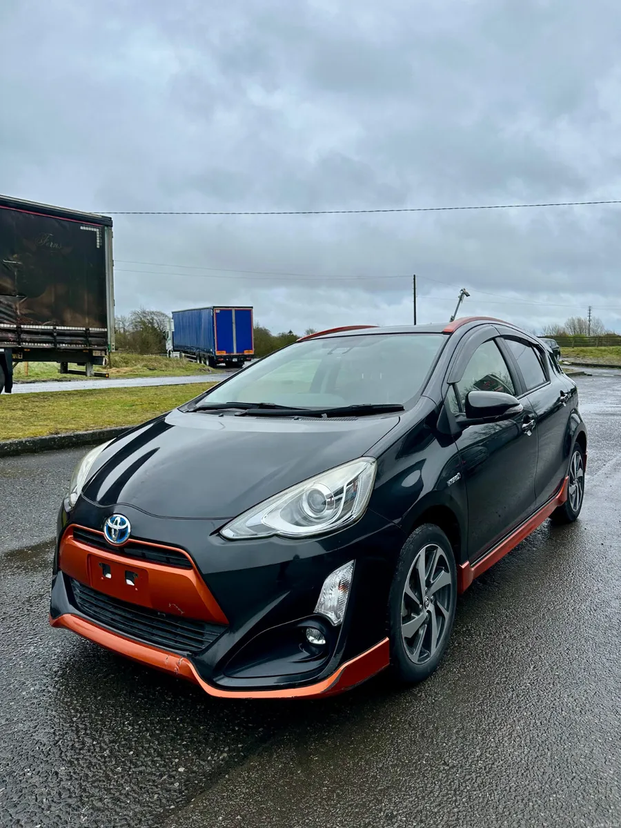 TOYOTA AQUA 2016 1.5L PETROL HYBRID AUTOMATIC - Image 3