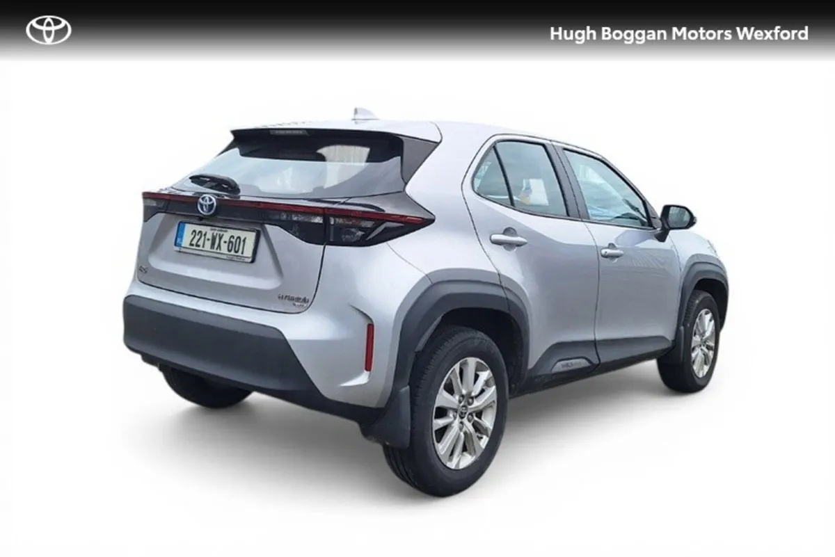 Toyota Yaris Cross CR CROSS LUNA 4DR AUTO - Image 2