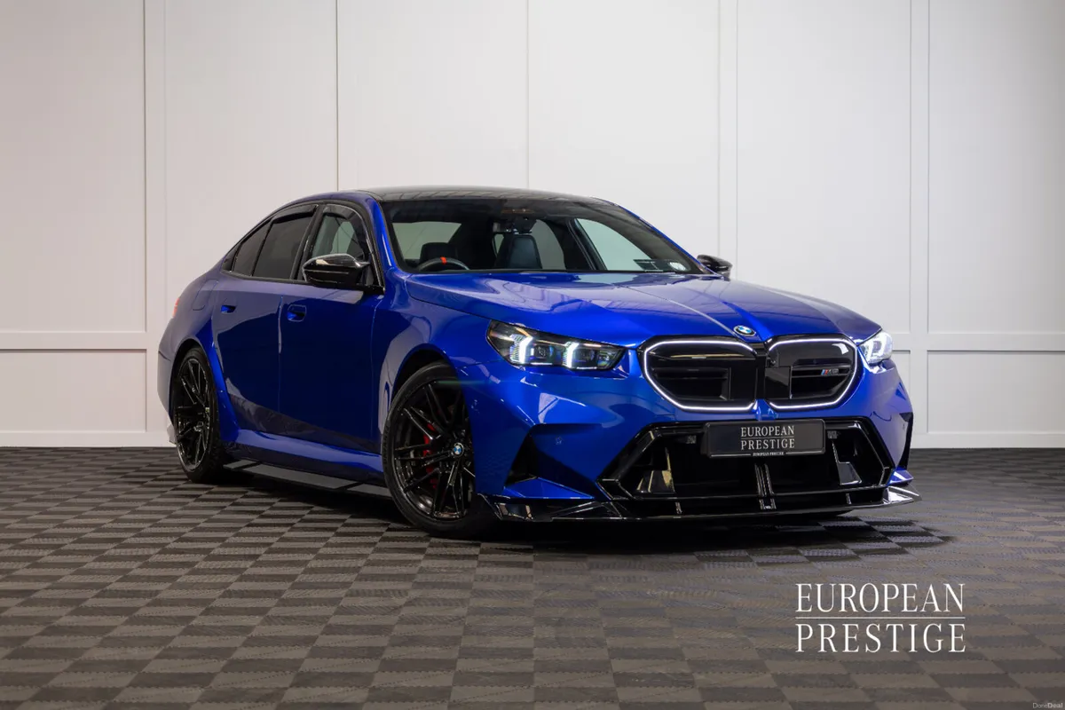 2025 BMW M5 (G90) *Pan Roof - Image 1