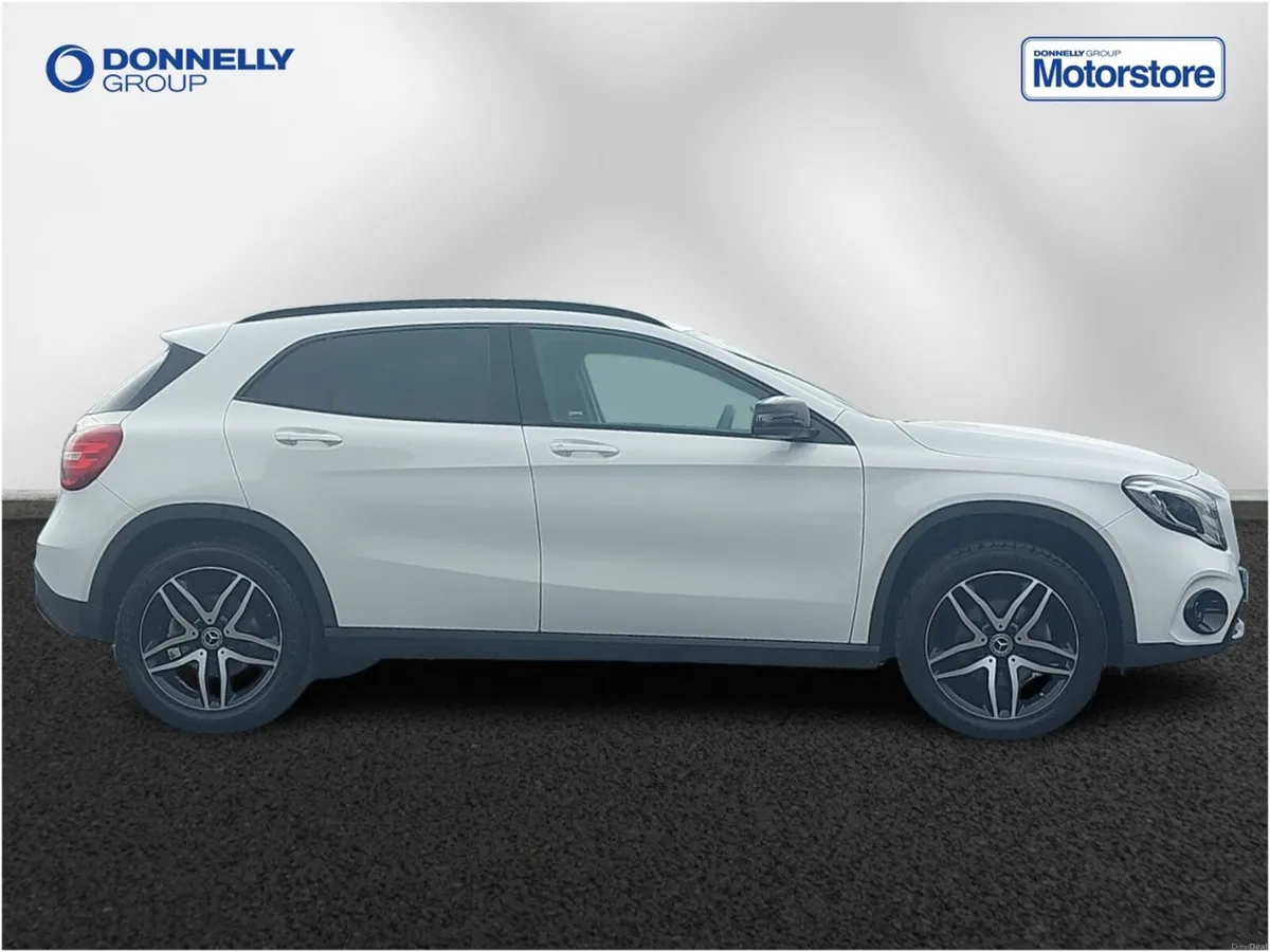 Mercedes-Benz GLA Class Gla Hatchback Urban Editio - Image 3
