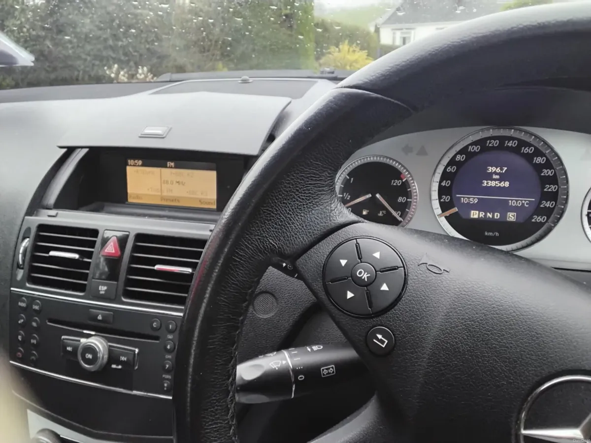 Mercedes benz C 200 - Image 3