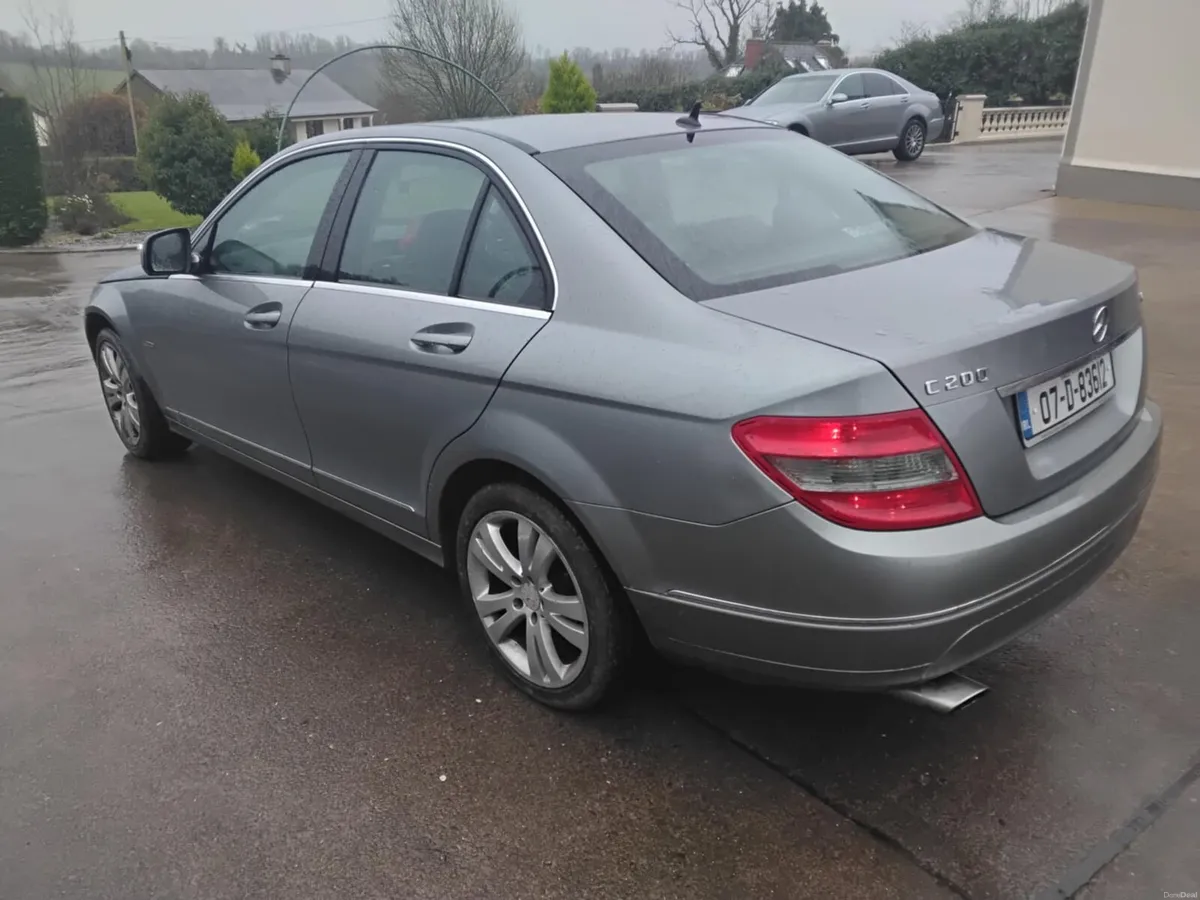 Mercedes benz C 200 - Image 4