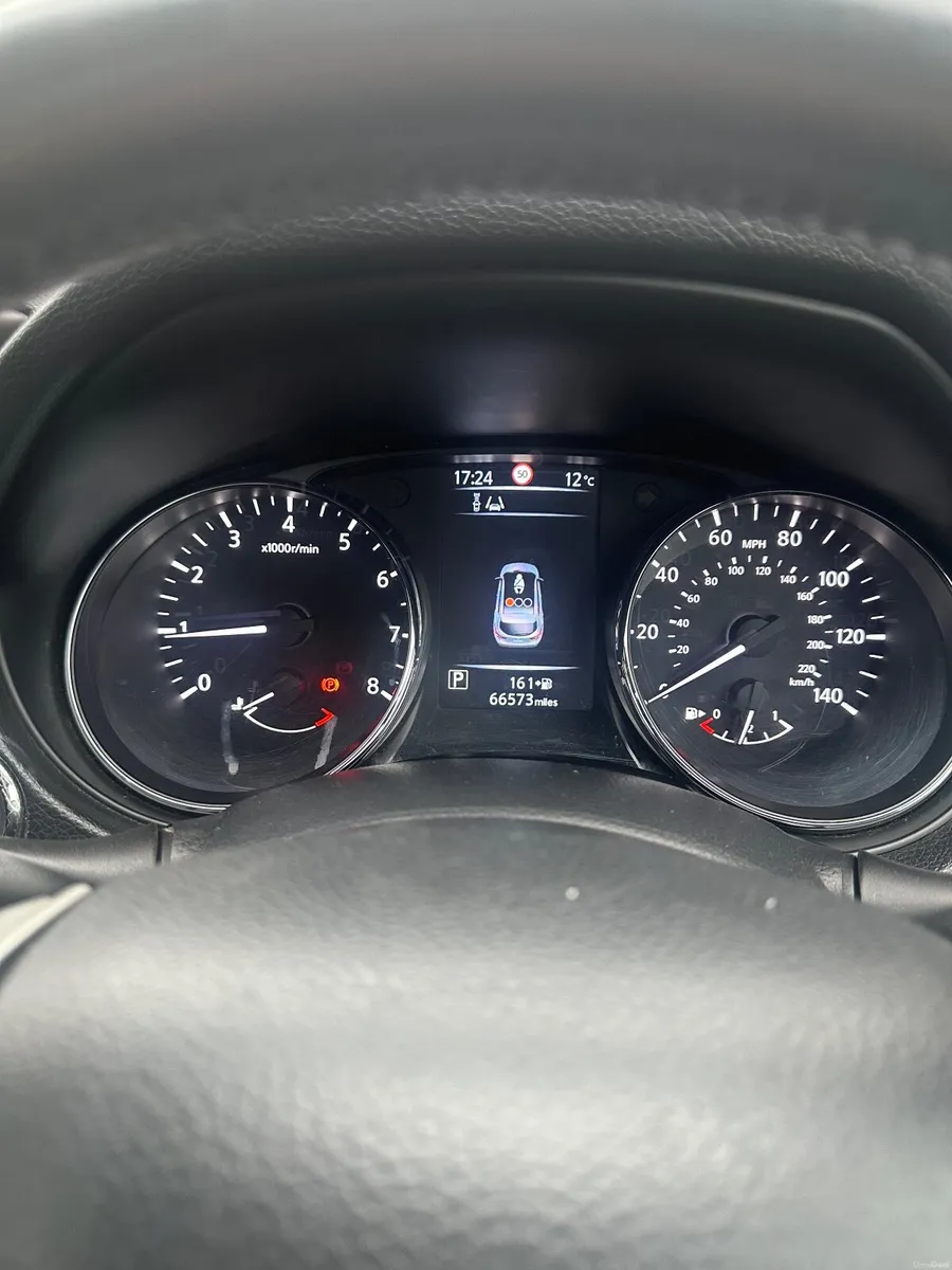 Nissan Qashqai 2015 - Image 2