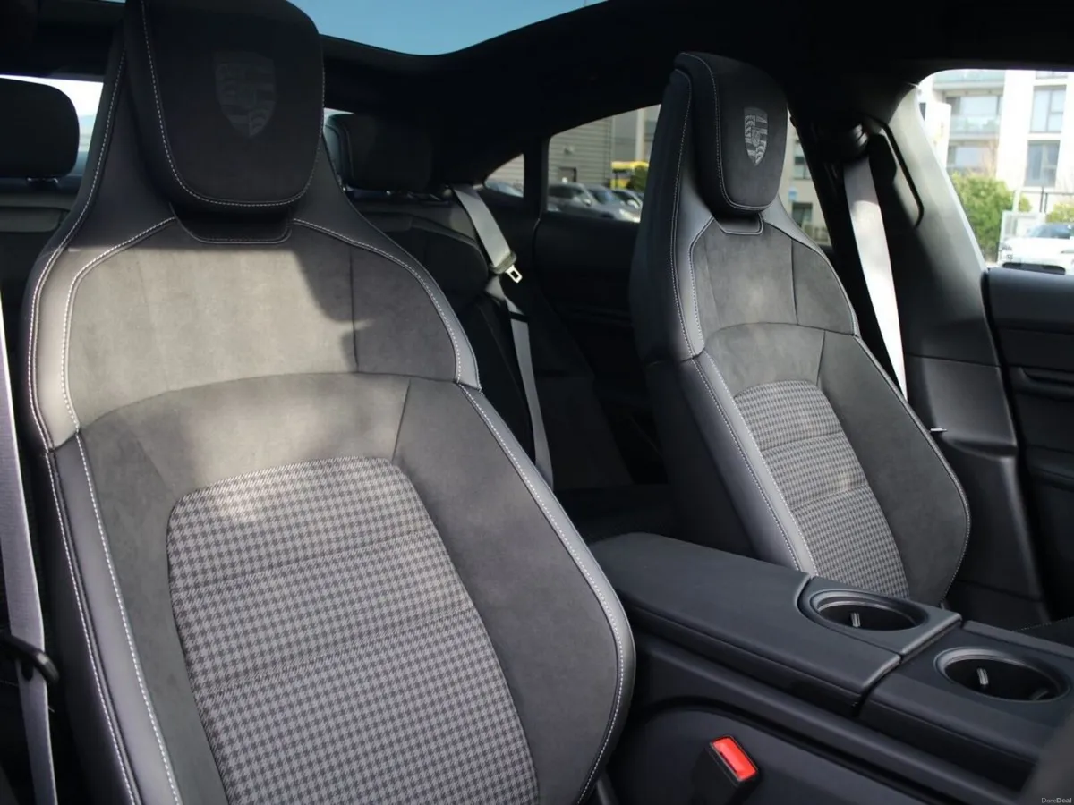 Porsche Taycan Black Edition - Image 5