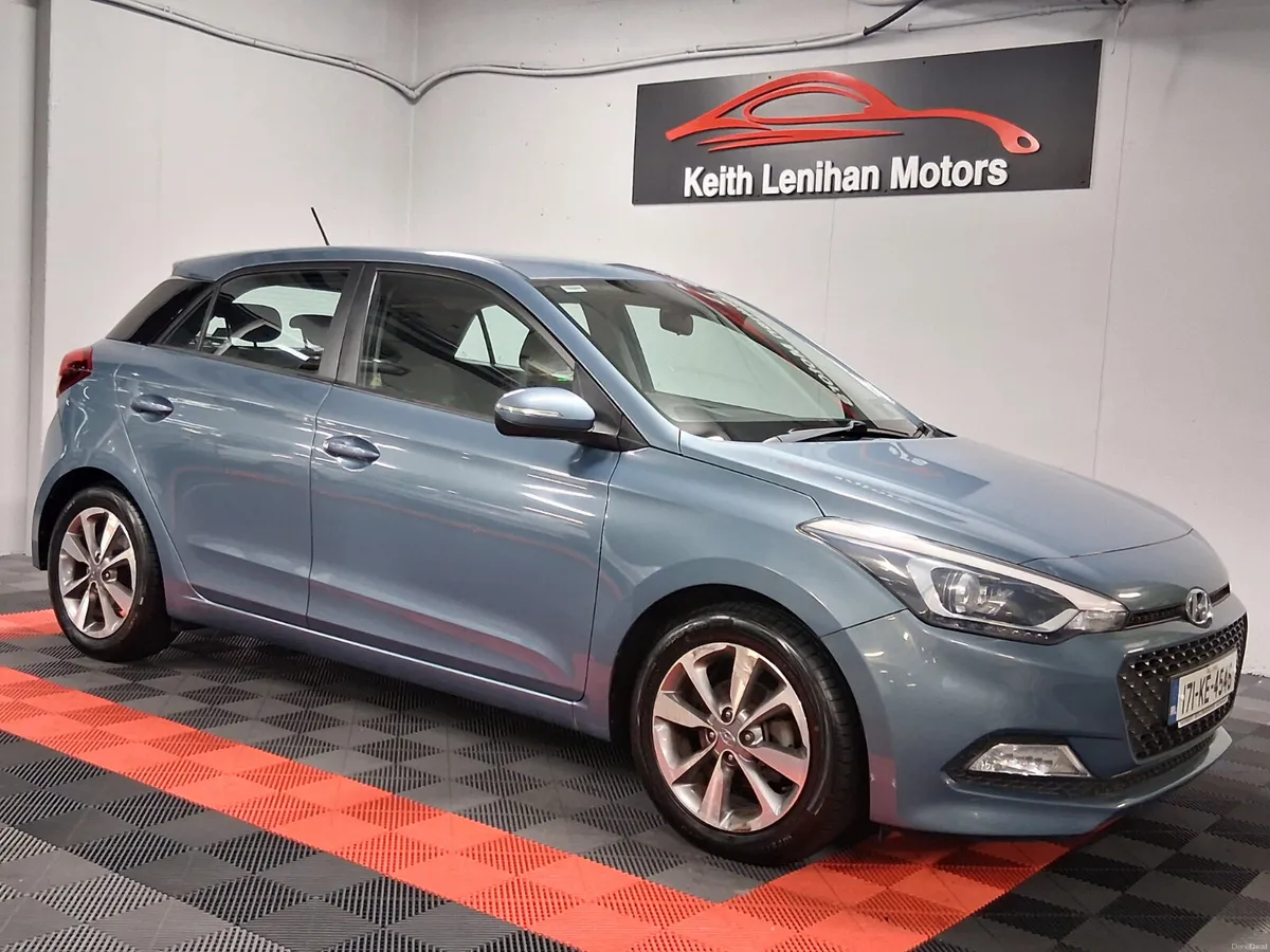 2017 Hyundai i20 **LOW KMS - DELUXE** - Image 1