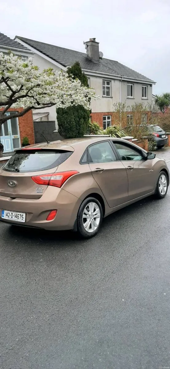 142 Hyundai  i30 1.6 dsl deluxe - Image 2