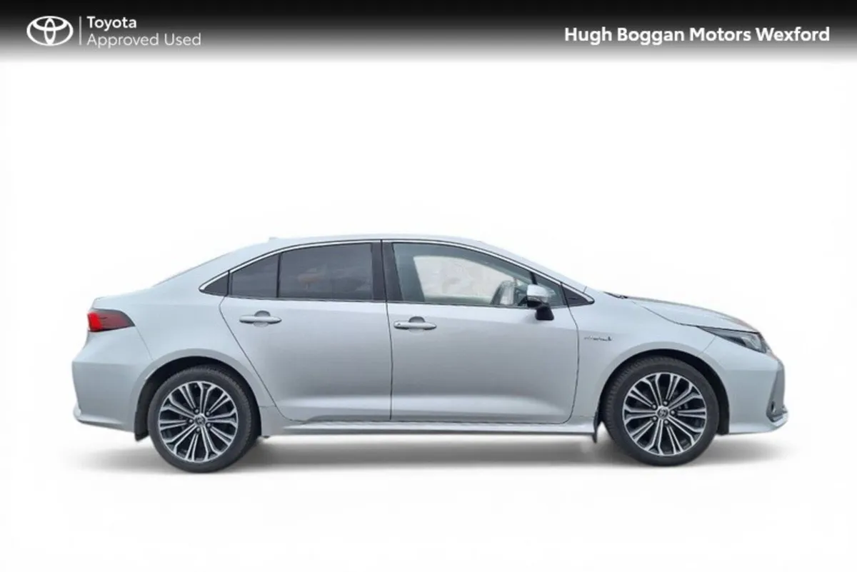 Toyota Corolla SPORT SALOON LOW KMS - FULL SERVICE - Image 3