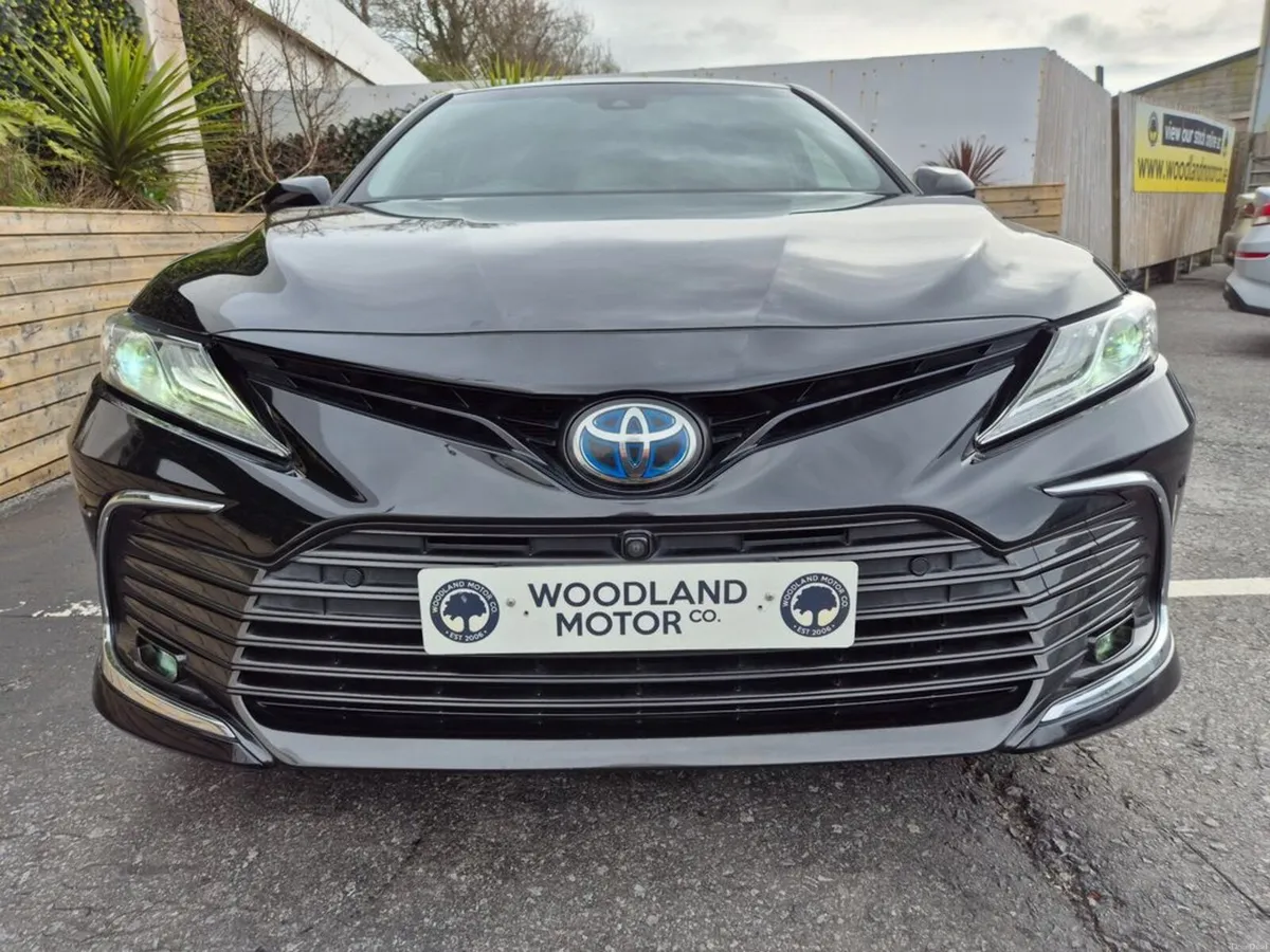 Toyota Camry 2.5 HYBRID / G-PACK WITH HUD / HIGH S - Image 4