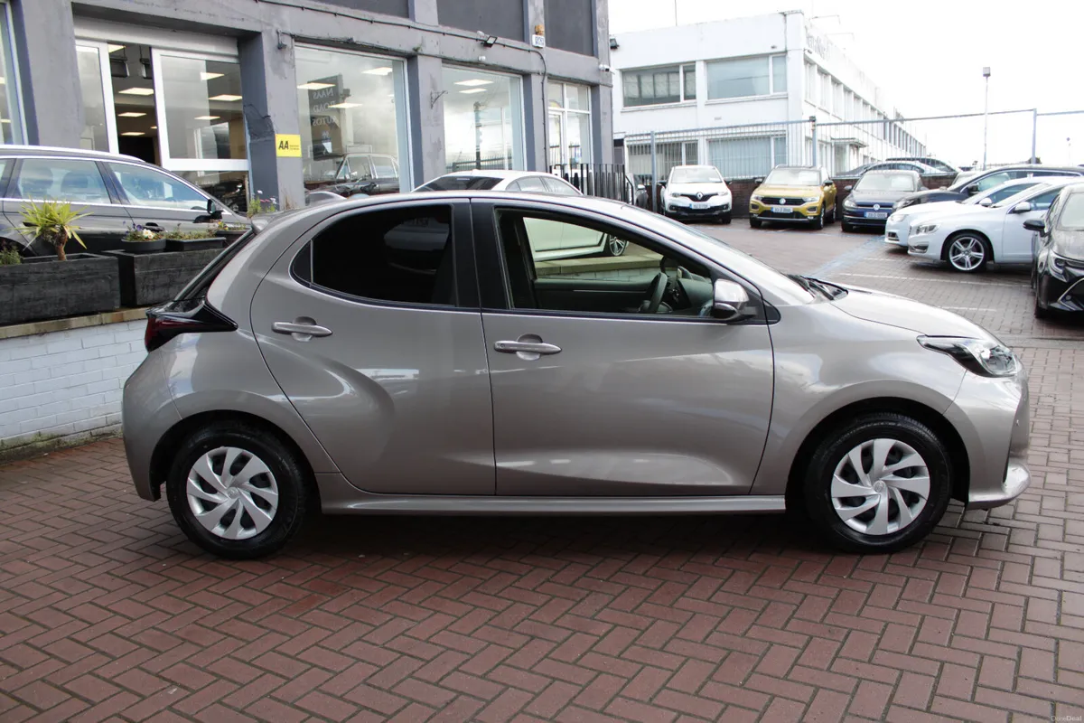 2021 TOYOTA YARIS 1.0 5DR HATCHBACK AUTO - Image 3