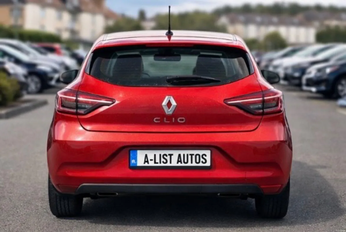 Renault Clio 1.0 Equilibre / FINANCE AVAILABLE - Image 4