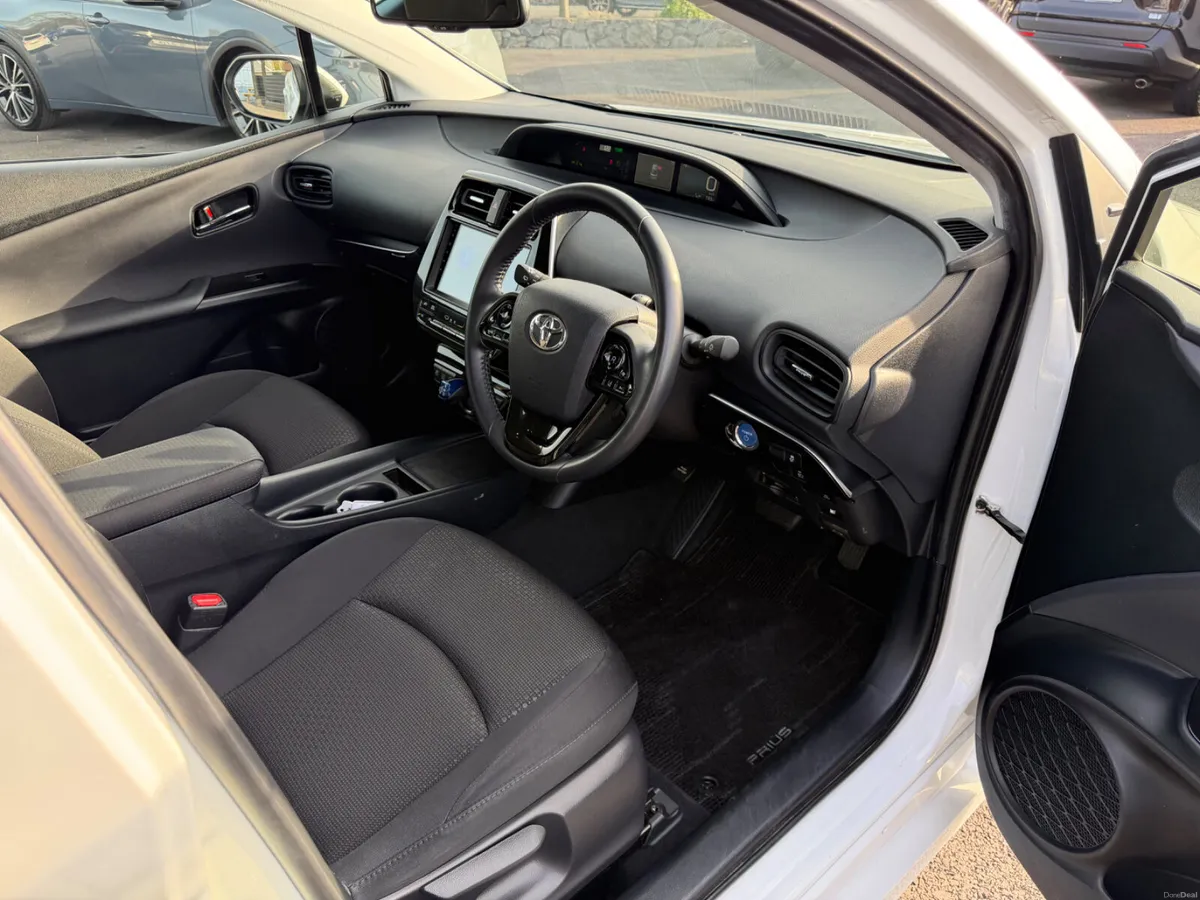 Self charge hybrid - High spec - Low mileage - Image 2