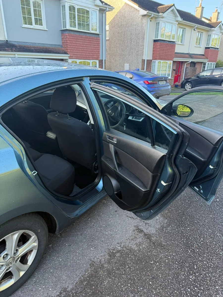 Mazda 3 2010 - Image 3