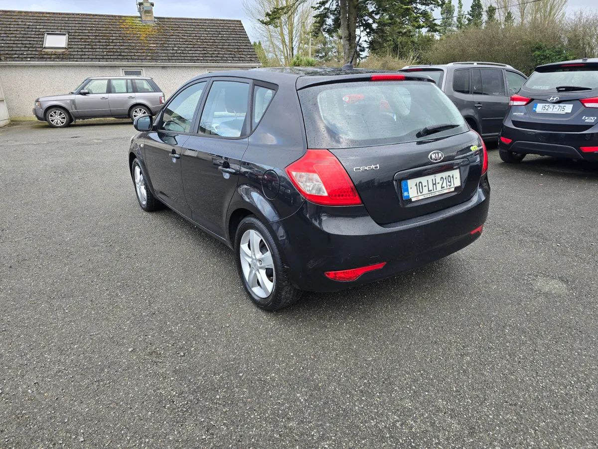 Kia Ceed 2010 - Image 4