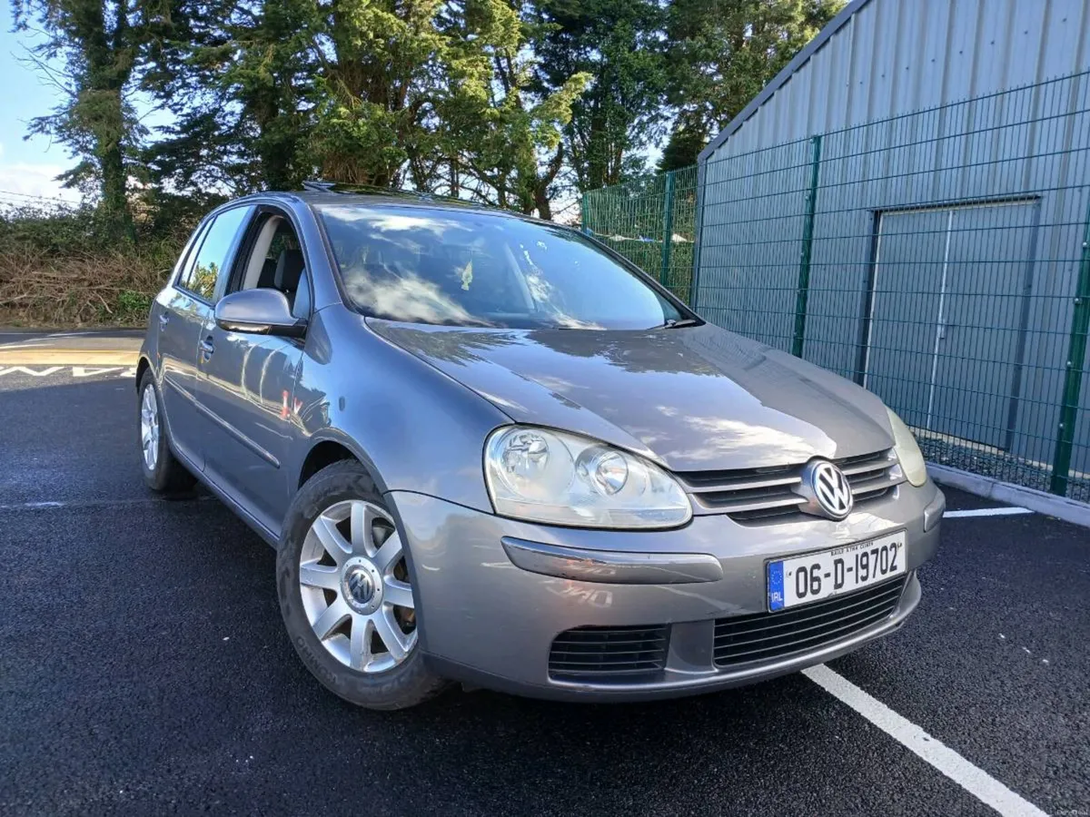 MK5 SPORT SUNROOF 15 MONTHS NCT HIGH SPEC - Image 4