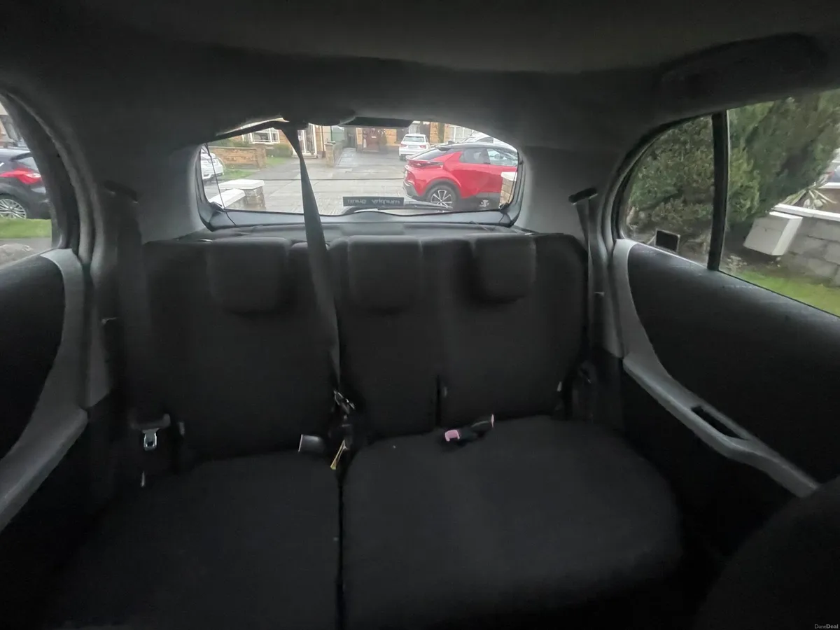 Toyota Yaris 2006 - Image 2