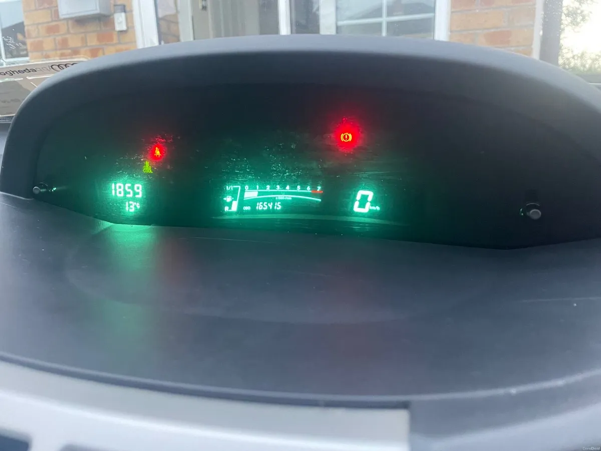 Toyota Yaris 2006 - Image 3