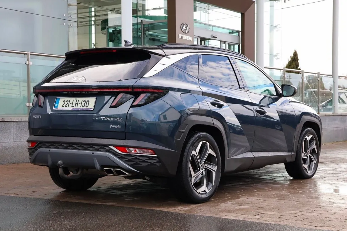 Hyundai Tucson 4WD Executive Plus PHEV Auto 2 Tone - Image 4