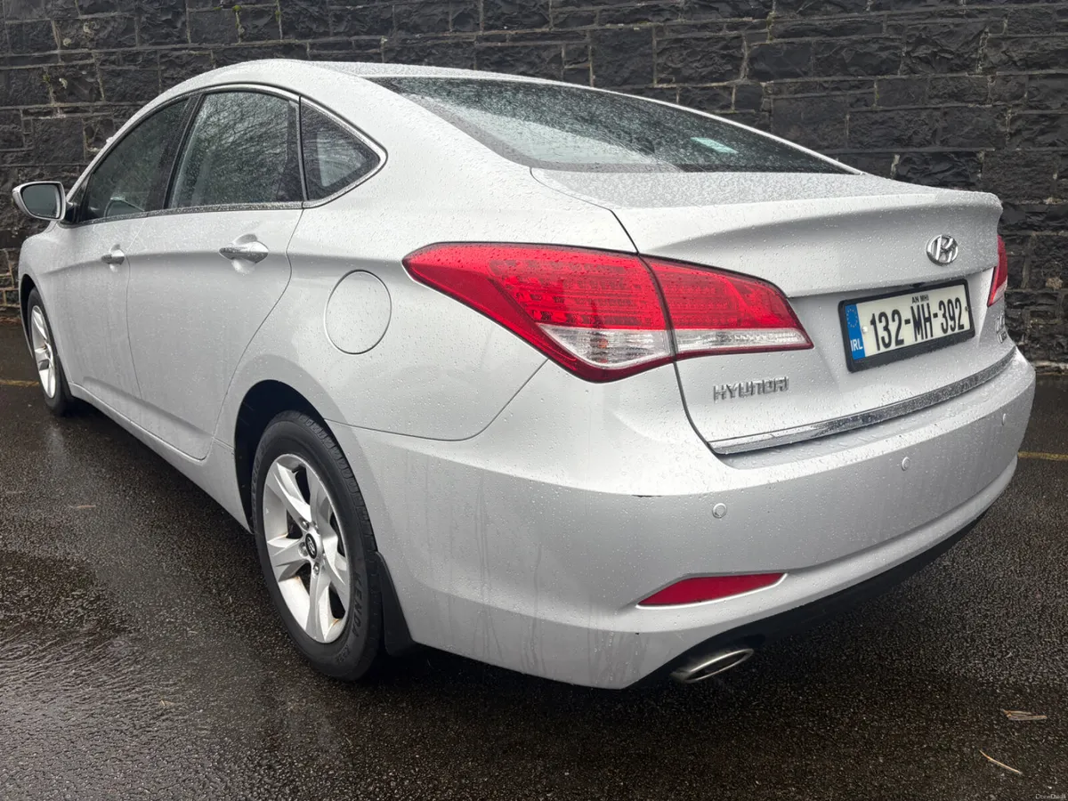 13 Hyundai i40 AUTO! Low Kms !! FSH!! Trade ins👍 - Image 2