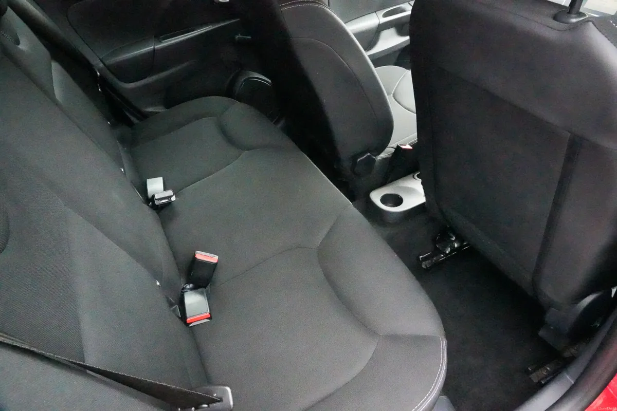 2016 Renault Clio 1.2 Petrol Manual *LOW KM* - Image 4