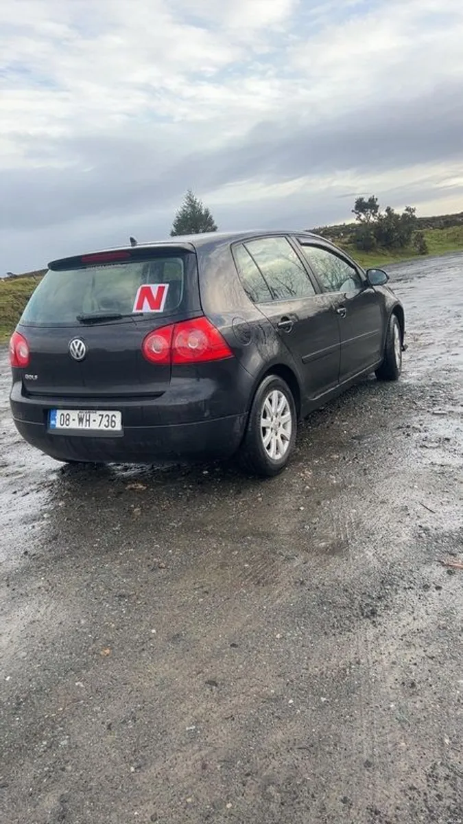 2008 Volkswagen Golf - Image 2