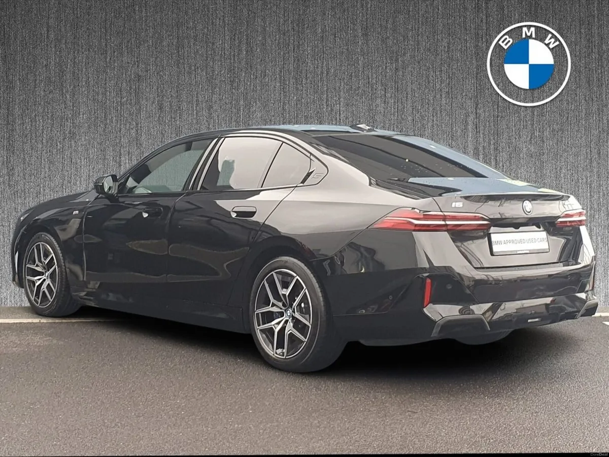 BMW i5 eDrive40 M Sport Saloon - Image 3