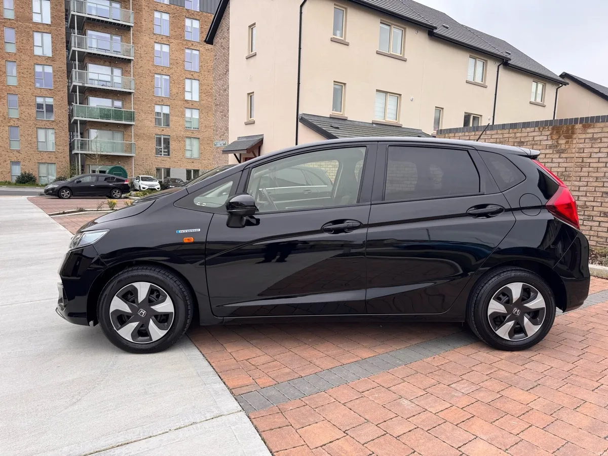 2018 Honda Fit Hybrid Auto – Low km – NCT 2 Years - Image 3
