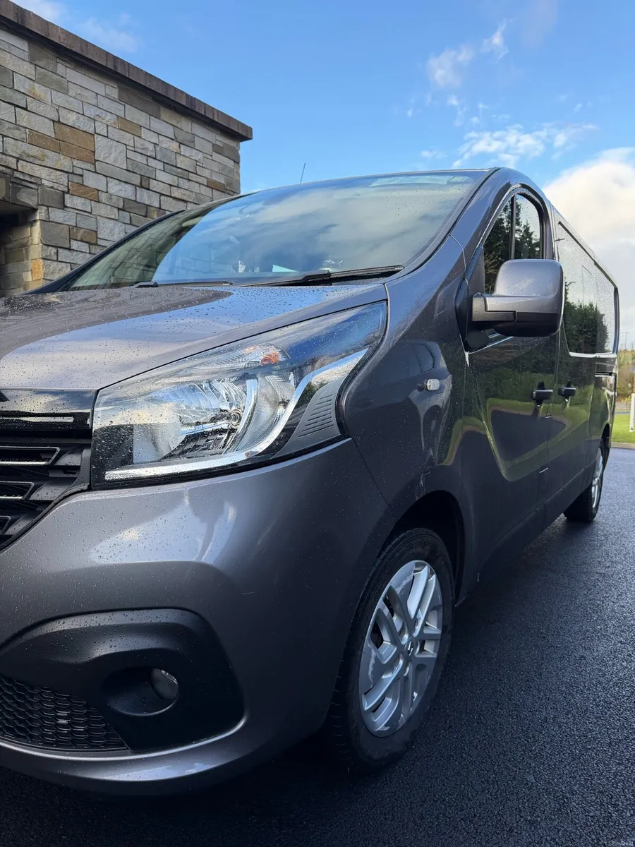 🚐 2018 Renault Trafic Crew Cab Commercial - Image 1