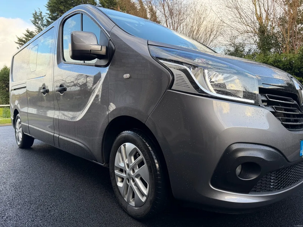 🚐 2018 Renault Trafic Crew Cab Commercial - Image 2