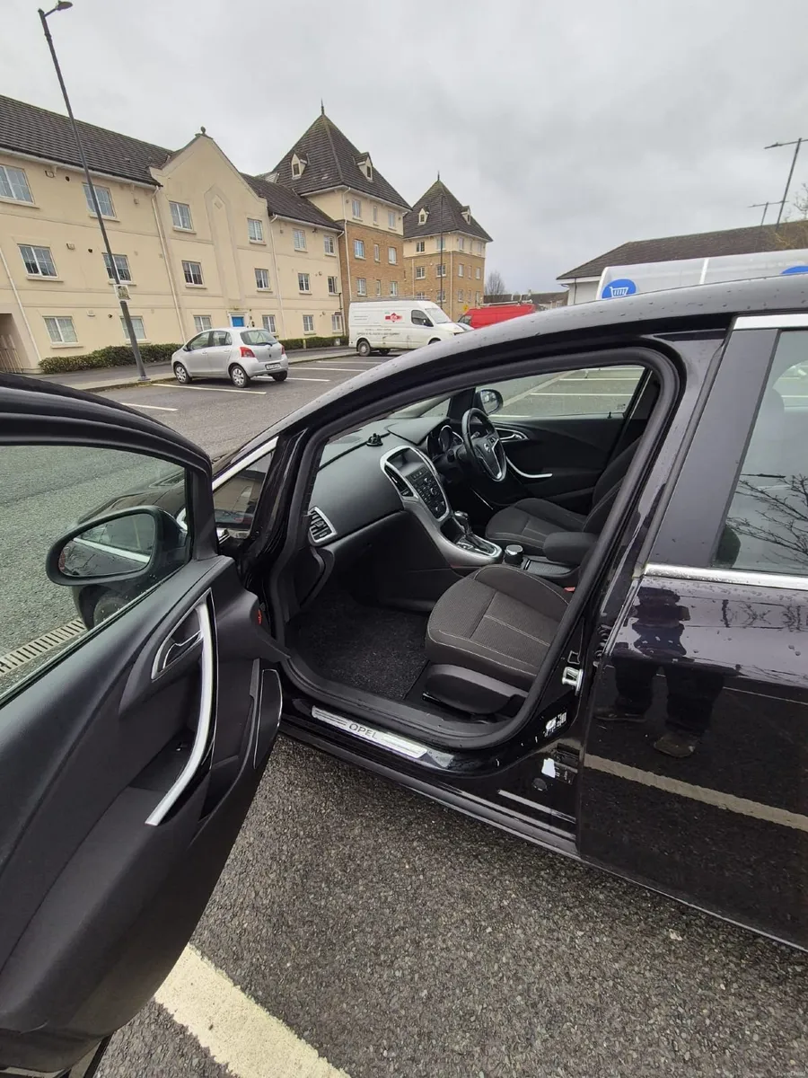 Opel Astra 2010 - Image 4